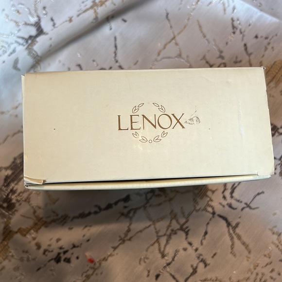 Lenox heart shaped candy dish or jewelry holder cream with gold accents - Picture 10 of 10